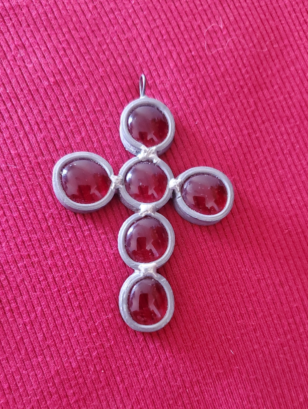 Red Cabochon Cross Pendant Necklace - Unbranded 33g & 3"